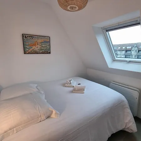 Apartment Equipped Apt On The Beach In *